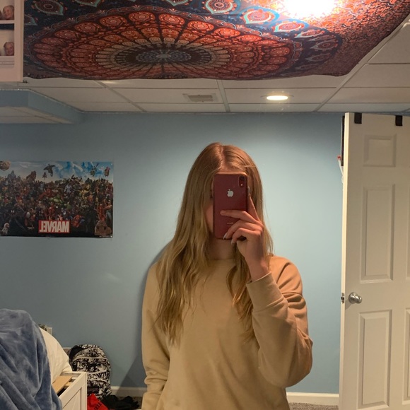 Forever 21 cream colored crew neck - Picture 2 of 5